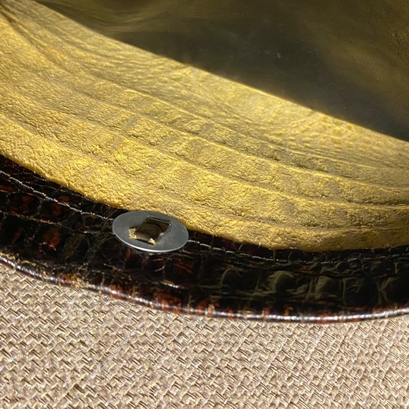 Beautiful Handcrafted Flap Crossbody Bag - Picture 10 of 16